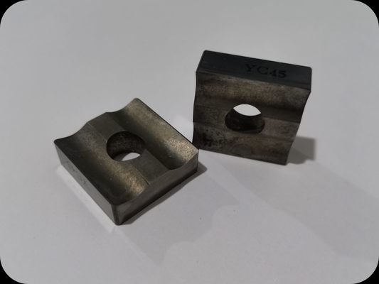YC45炭化物鉱山は投げられた鋼鉄のための銀製色CNCの切刃を挿入する